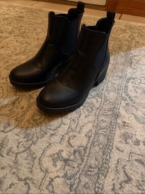 Sugar Black Chelsea Lug Sole Ankle Boots
